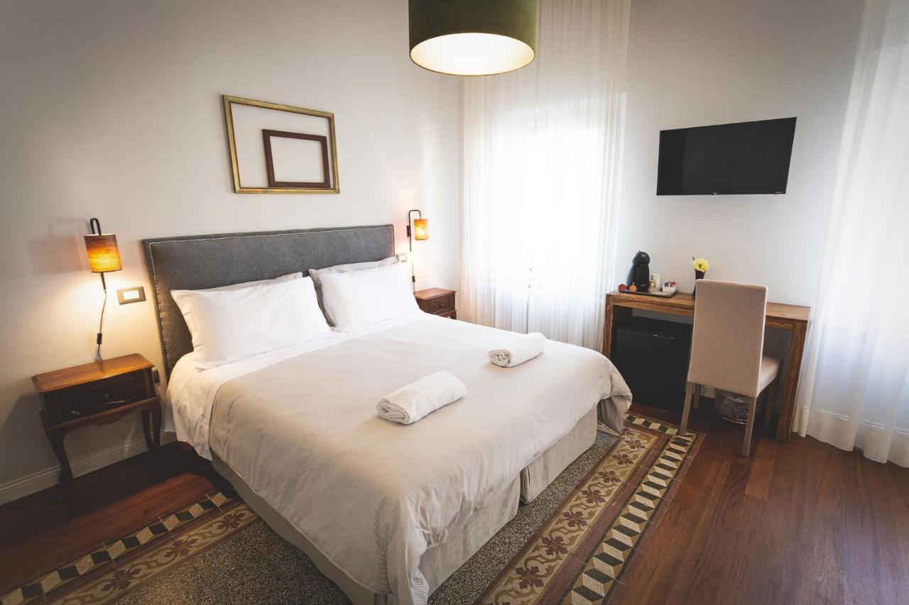 Piazza Duomo Deluxe Otel Cecina  Dış mekan fotoğraf