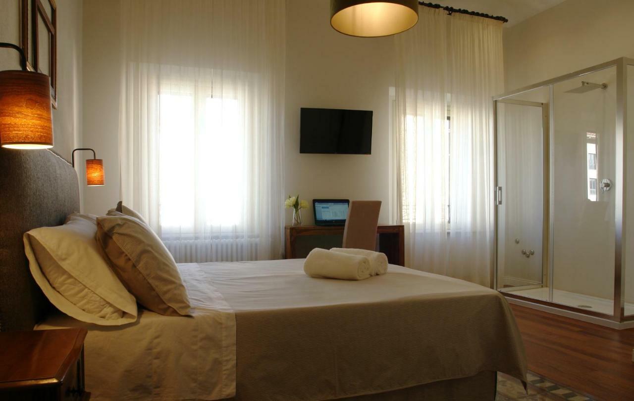 Piazza Duomo Deluxe Otel Cecina  Dış mekan fotoğraf