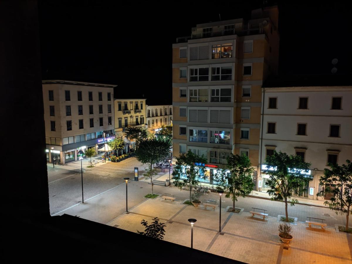 Piazza Duomo Deluxe Otel Cecina  Dış mekan fotoğraf